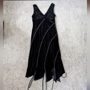 Sleeveless velvet dress